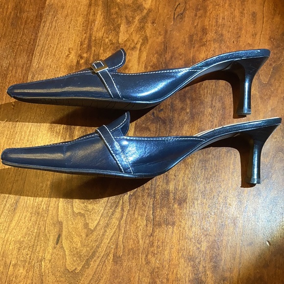 Karen Scott Black Pointed Toe Mules Size 7-1/2M - Picture 4 of 10